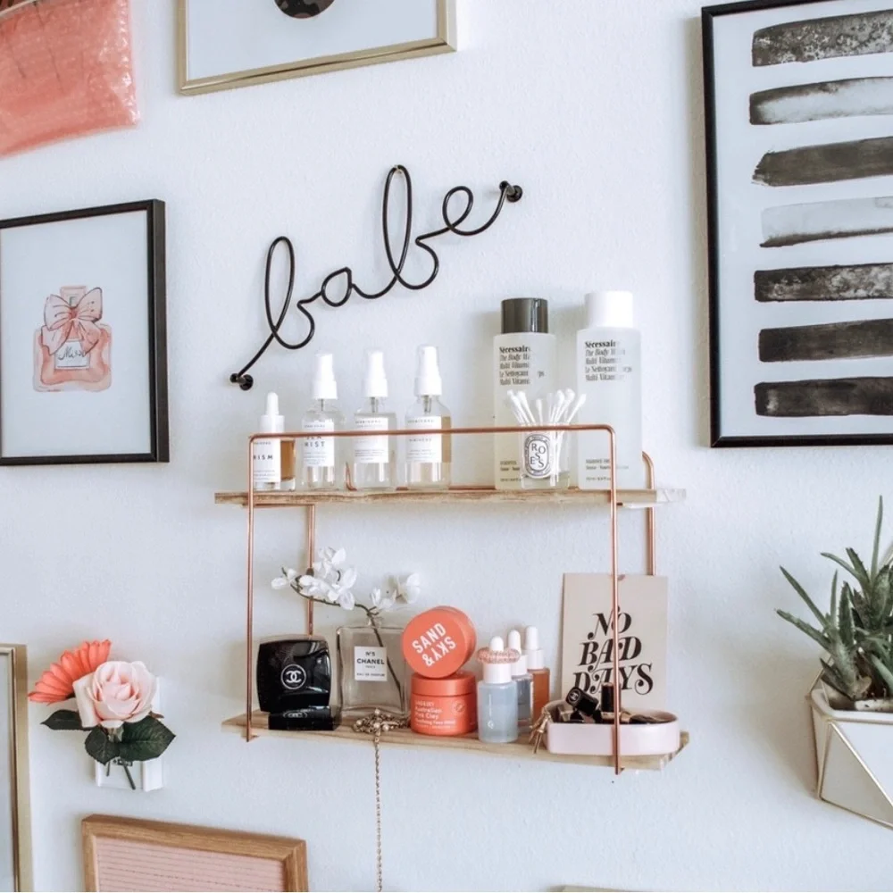 EVERY PURCHASE GETS DELUXE BEAUTY GIFTS